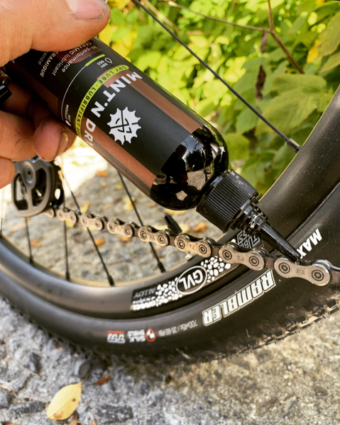 Pourquoi choisir un lubrifiant céramique pour ton vélo ? 🚴♂️✨